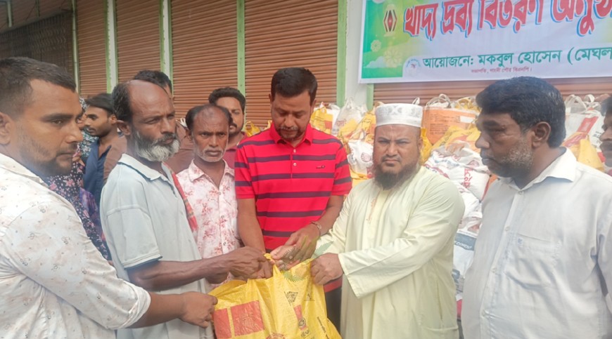 গাংনীতে হতদরিদ্রদের খাদ্য সহায়তা দিলেন বিএনপি নেতা