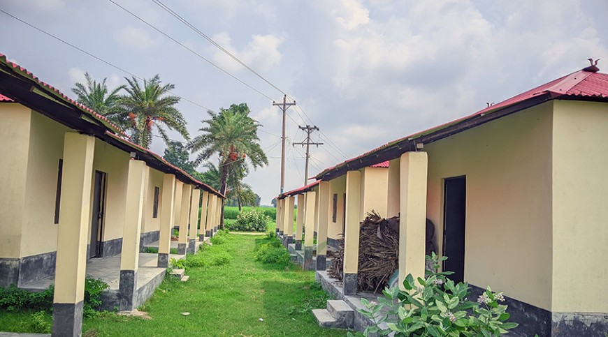 হস্তান্তর না হওয়া আশ্রয়ণের ঘরে মাদকের আখড়া