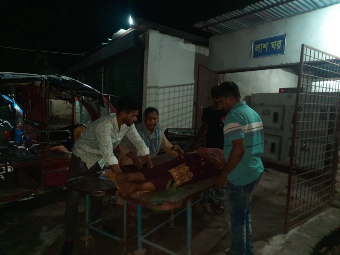 রাইস কুকারে রান্না করতে গিয়ে বিদ্যুৎস্পৃষ্টে নারীর মৃত্যু