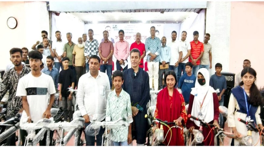 আইনশৃঙ্খলা নিয়ন্ত্রণ ও শিল্প পুনরুদ্ধারে নতুন করে খুলনাকে গড়তে হবে: হুইপ বকুল