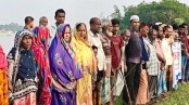 মধুমতীর ভাঙনরোধে লোহাগড়ায় মানববন্ধন
