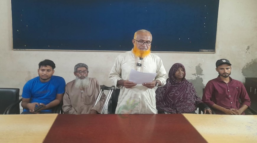 টাকা ও পাসপোর্ট ফেরতের দাবিতে পাল্টা সংবাদ সম্মেলন