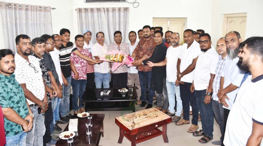 খুলনা প্রেসক্লাব কর্মকর্তাদের সঙ্গে যুবদল নেতাদের শুভেচ্ছাবিনিময়